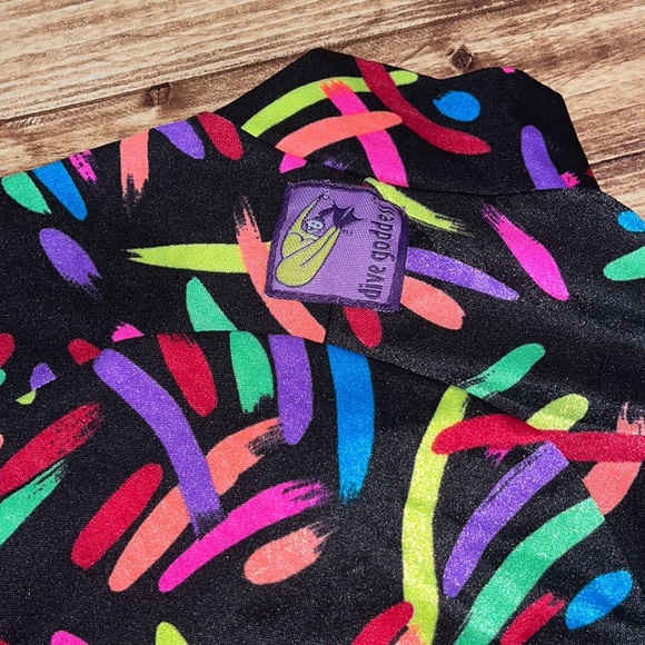 π‘π΅β’β€οΈ Dive Goddess x Retro Neon Vibes β€οΈβ’π‘π΅ - Picture 9 of 15